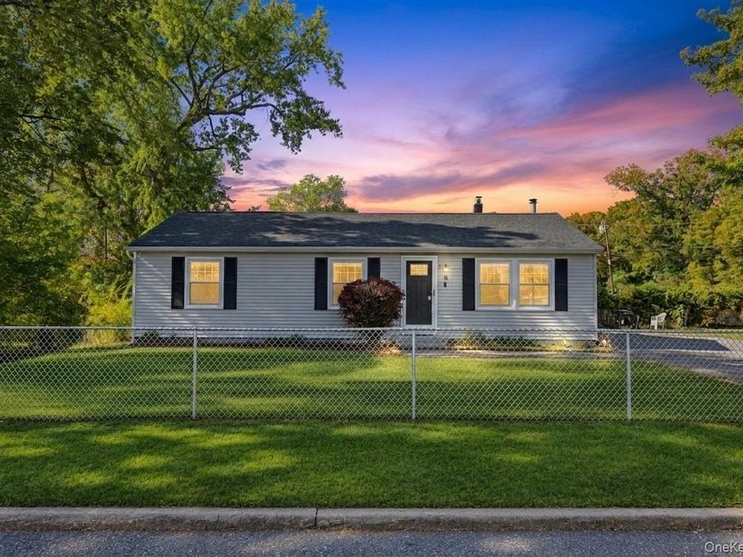 13 Delaware Road, West Babylon NY 11704
