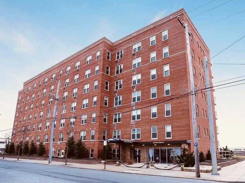 560 W Broadway 5D, Long Beach NY 11561