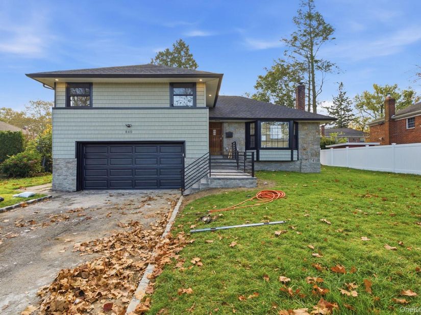 840 sharon lane, Westbury NY 11590