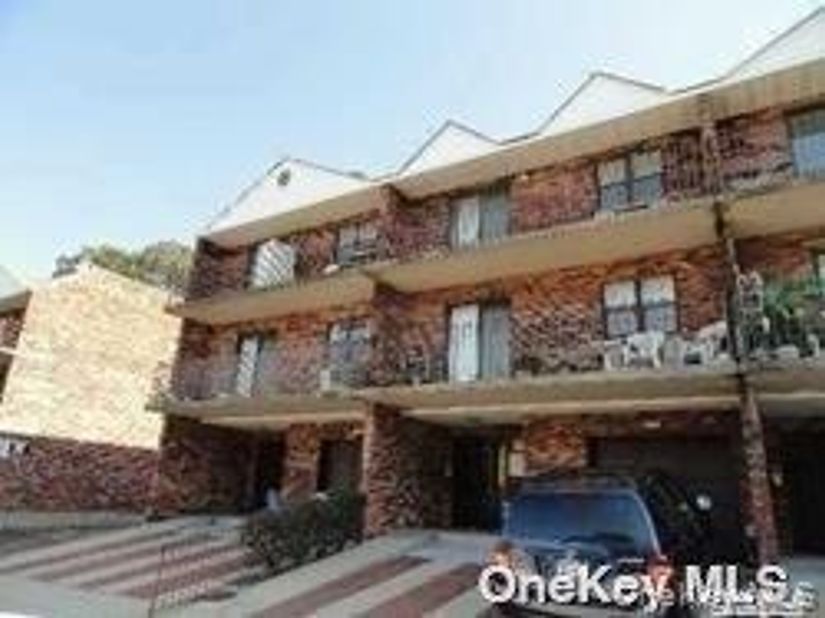 69-03 242 Street 39E, Douglaston NY 11362