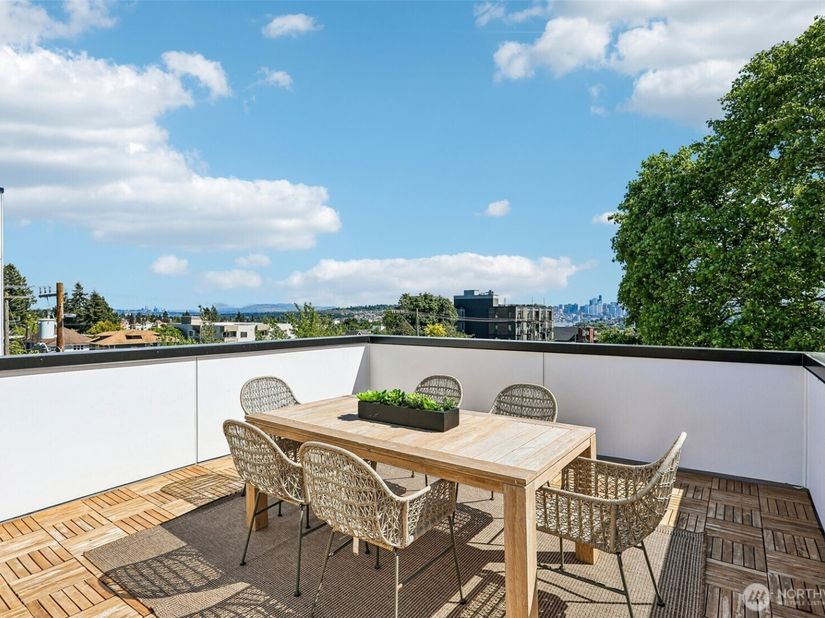 4425 Fremont Avenue N A, Seattle WA 98103