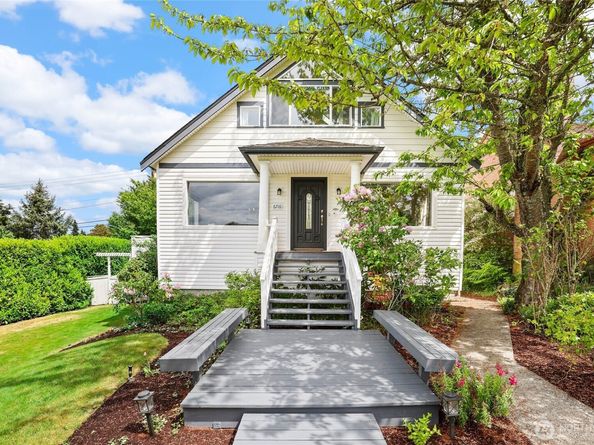 6716 37th Avenue SW, Seattle WA 98126