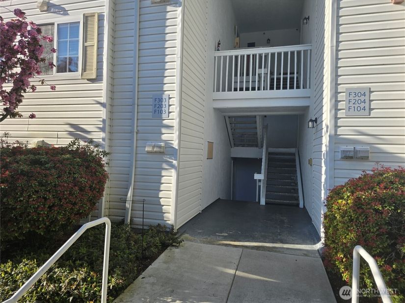 11002 SE Petrovitsky Road F103, Renton WA 98055
