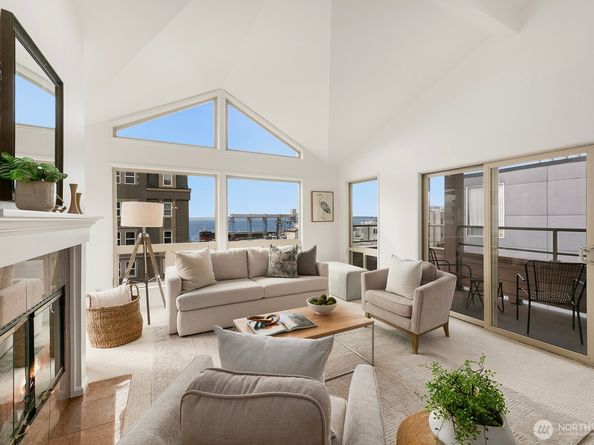 522 W Mercer Place 401, Seattle WA 98119