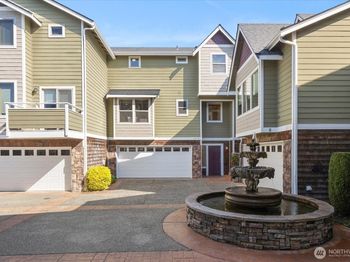 205 Avenue E
