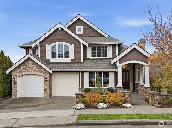 2734 NE Daphne Street, Issaquah WA 98029