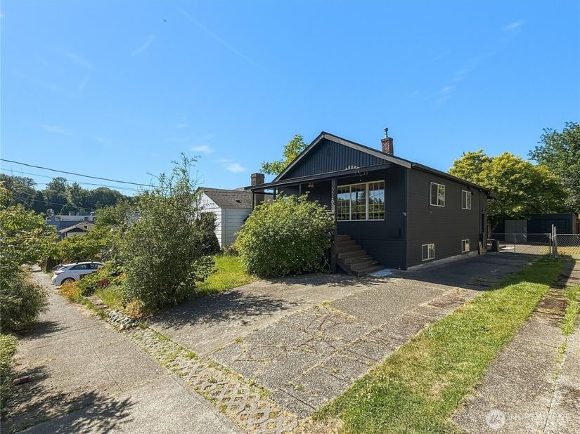 3526 S Bennett Street, Seattle WA 98118