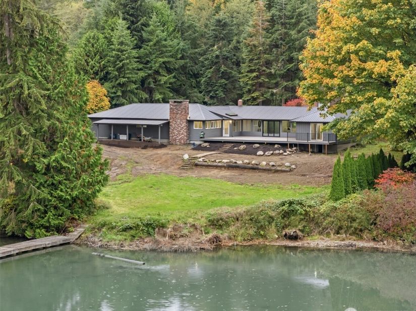 27582 State Highway 104 NE, Kingston WA 98346