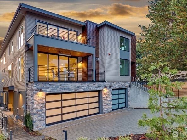 8707 116th Avenue NE A, Kirkland WA 98033