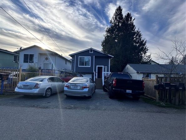 10453 1st Avenue SW, Seattle WA 98146