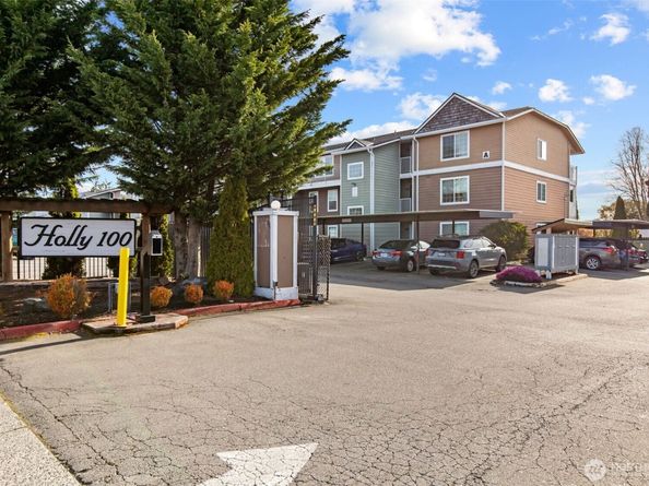 9815 Holly Drive A208, Everett WA 98204