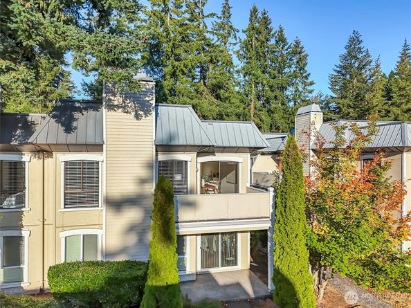 10218 NE 16th Street Q7, Bellevue WA 98004