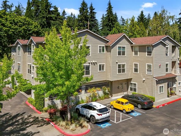 20800 72nd Avenue W 202, Edmonds WA 98026