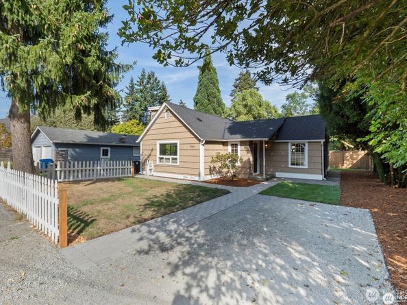 10340 39th Avenue NE, Seattle WA 98125