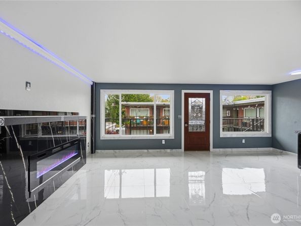 748 S Cloverdale Street 8, Seattle WA 98108