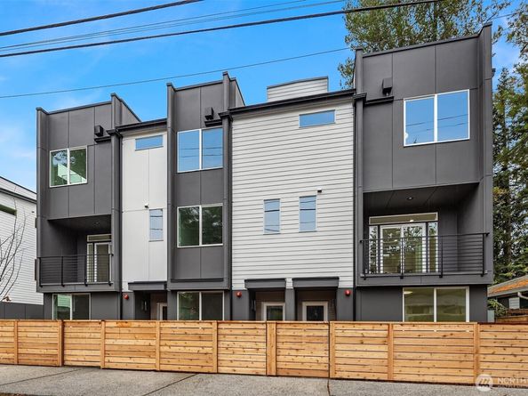 18015 2nd Avenue NE B, Shoreline WA 98155