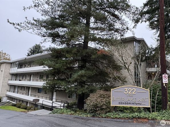 322 N 134th Street 203, Seattle WA 98133