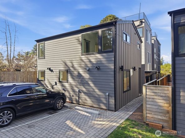 1257 NE 100th Street, Seattle WA 98125