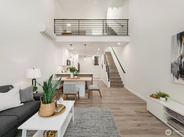 2017 W Bertona, Seattle WA 98199