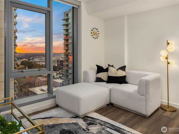 800 Columbia Street 1207, Seattle WA 98104