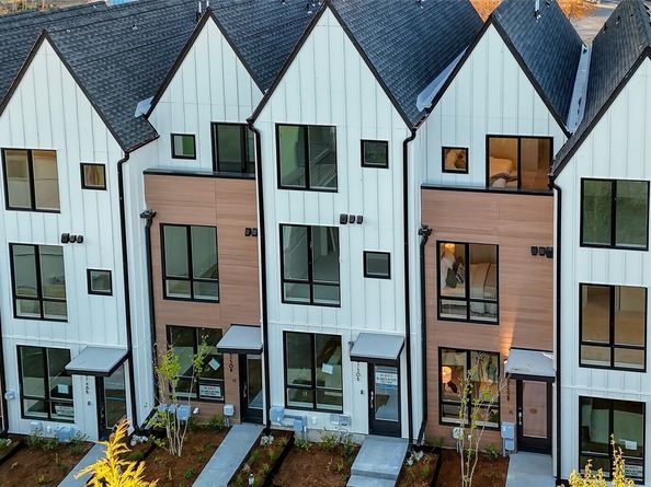 9752 B Holman Road NW, Seattle WA 98117