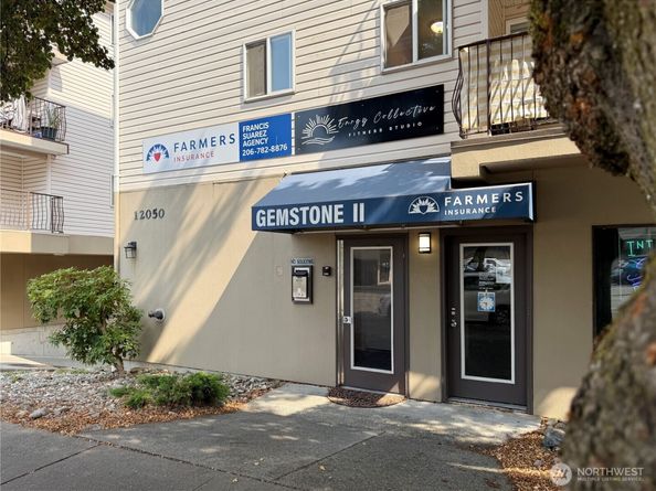 12050 15th Avenue NE 301, Seattle WA 98125
