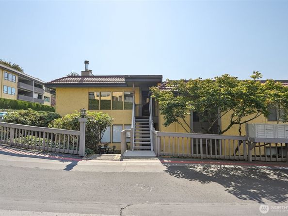 11620 100th Avenue NE C212, Kirkland WA 98034