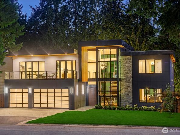 2435 109th Avenue SE, Bellevue WA 98004