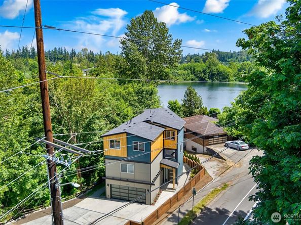 5732 Halls Lake Way, Lynnwood WA 98036