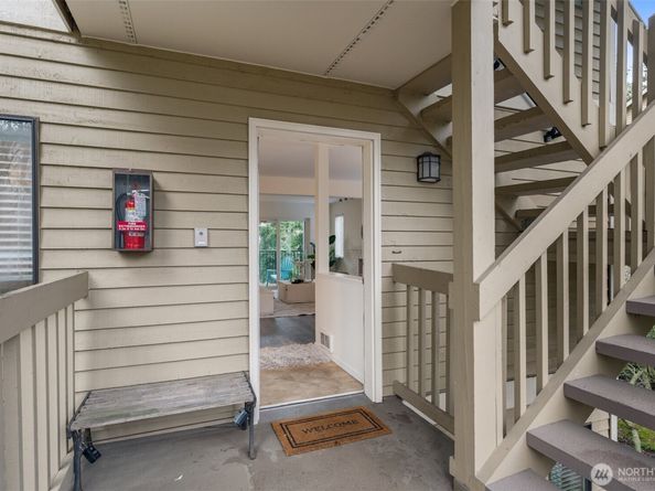 412 10th Street B202, Kirkland WA 98033