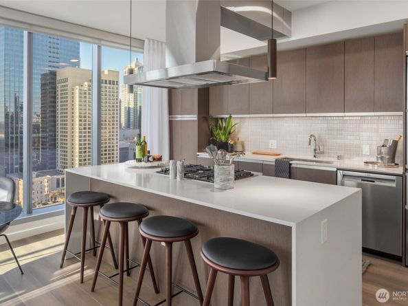 800 Columbia Street 2201, Seattle WA 98104