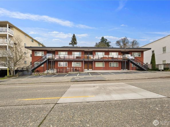 7106 California Avenue SW 101, Seattle WA 98136