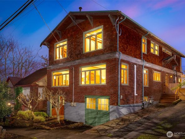 2117 N 36th Street, Seattle WA 98103