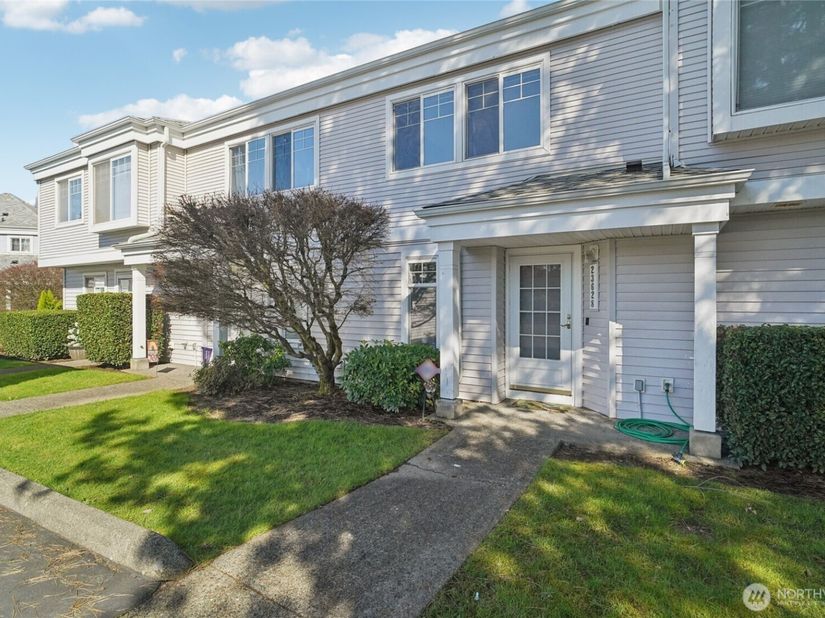 23628 55th Place S 153, Kent WA 98032