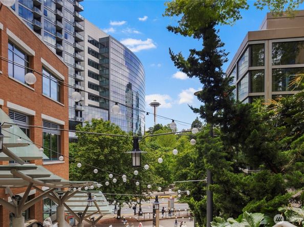 900 Lenora Street W702, Seattle WA 98121