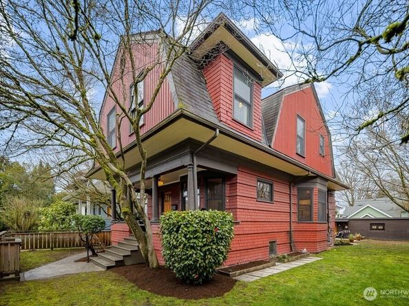 610 16th Avenue E, Seattle WA 98112