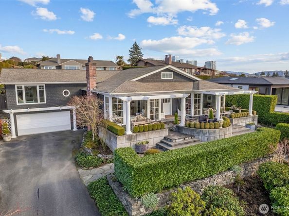 9400 Vineyard Crest, Bellevue WA 98004