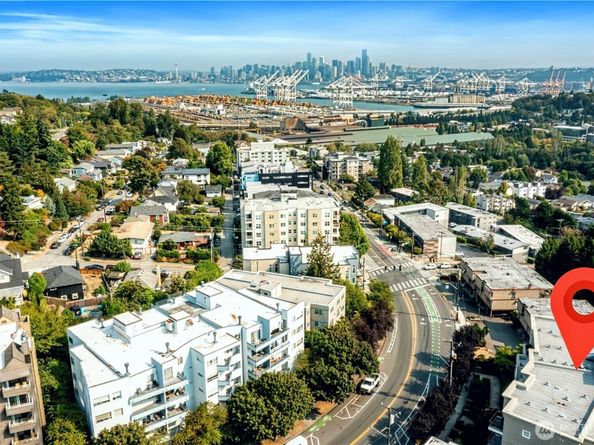 3221 SW Avalon Way 413, Seattle WA 98126
