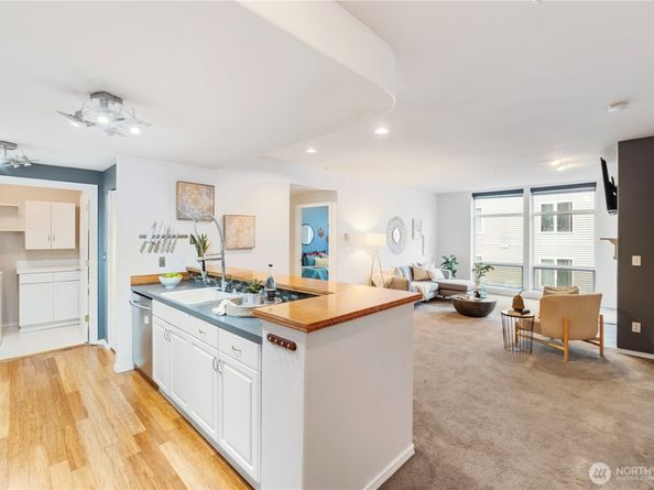 3221 SW Avalon Way 413, Seattle WA 98126