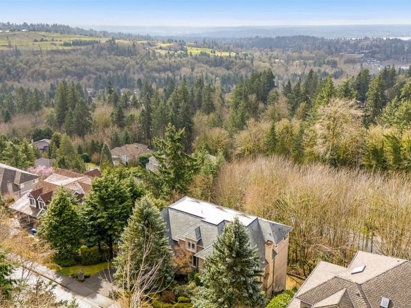 5899 153rd Avenue SE, Bellevue WA 98006