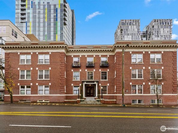 615 Boren Avenue 6, Seattle WA 98104