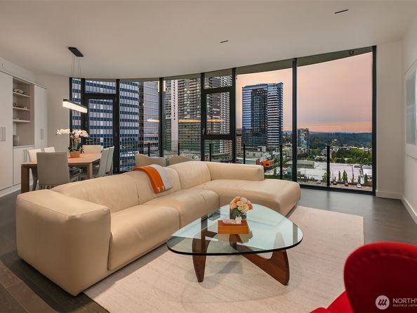 838 Avenue Square NE 1207, Bellevue WA 98004