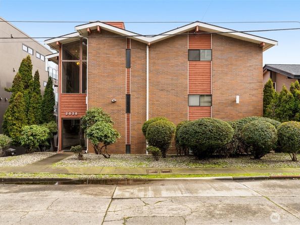 2028 Waverly Place N 202, Seattle WA 98109