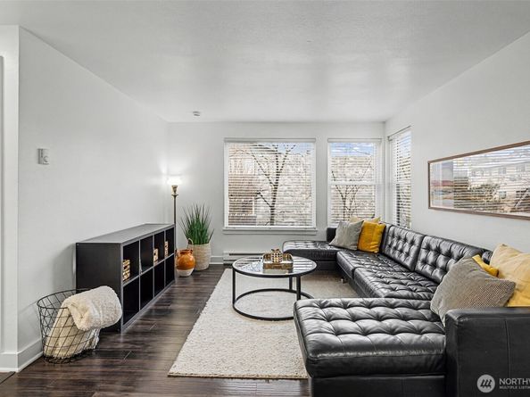 4111 Whitman Avenue N 402, Seattle WA 98103