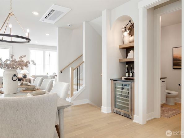 14338 149th Place NE 10, Woodinville WA 98072