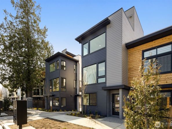 9225 C 14th Avenue NW, Seattle WA 98117