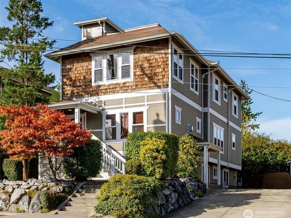 400 NE 50th Street, Seattle WA 98105
