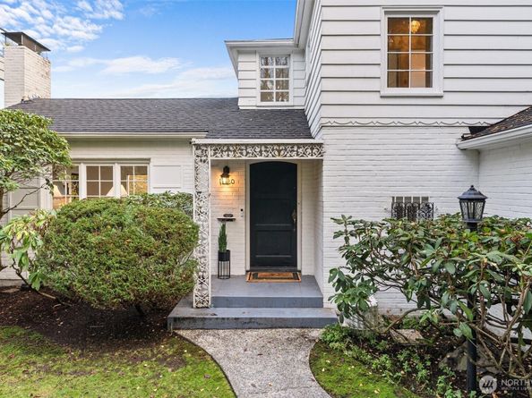 1820 W Magnolia Way W, Seattle WA 98199