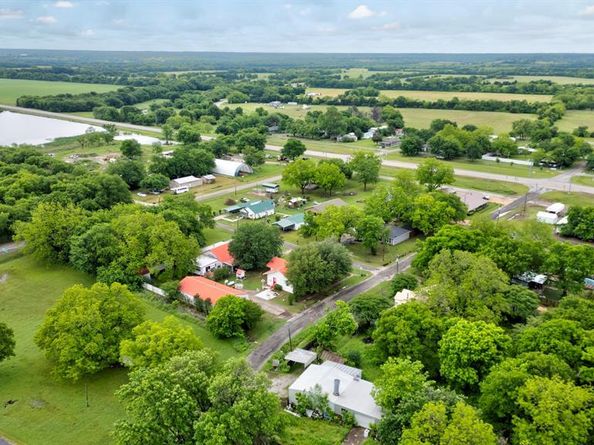 101 E Reed Street , Randolph Texas 75475