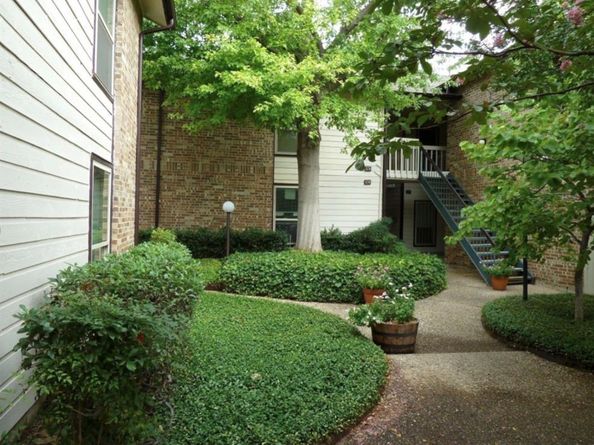 7107  Holly Hill Drive  12, Dallas Texas 75231